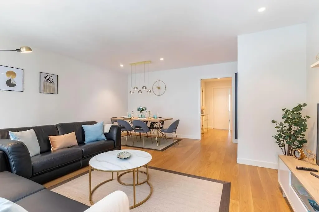 Centrico Y Elegante Con Parking Apartment Bilbao 0*,  Spain